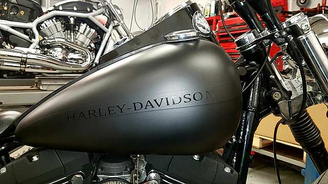 Lakkering Harley Davidson